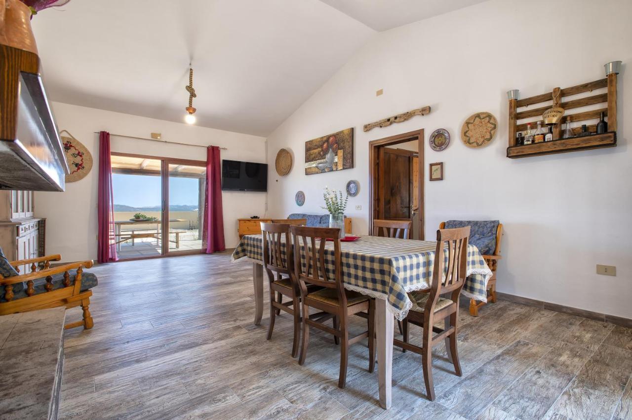 Appartamento Panoramico Isola Rossa Eksteriør billede