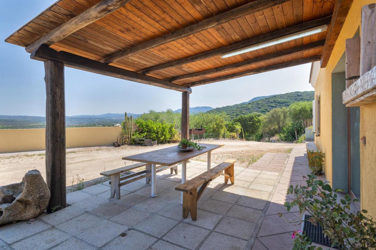 Appartamento Panoramico Isola Rossa Eksteriør billede